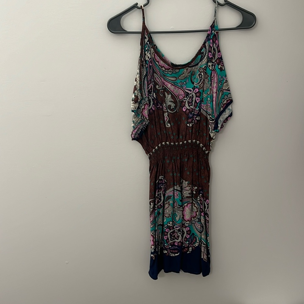 Paisley print dress spaghetti strap cut out shoulder. Super lightweight.